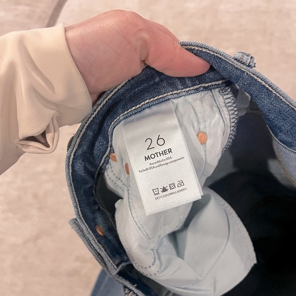 Mother Denim High Waisted Rider Ankle Step Fray
Wash: Loafers And Lassos 26 - Picture 6 of 8